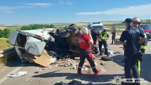 На трасі Одеса-Київ маршрутка врізалася у фуру, є жертви