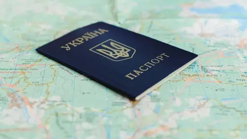 Забули вклеїти фото в паспорт у 25 або 45 років: на яку суму оштрафують українців