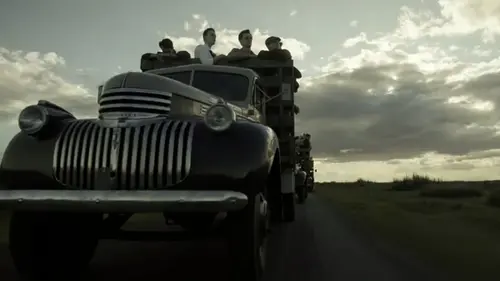 Netflix показав трейлер «Комариного кубка» з Біллом Скашгордом (відео)