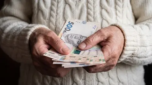З 1 січня надбавка до пенсії за стаж збільшиться: хто з пенсіонерів отримає більше грошей
