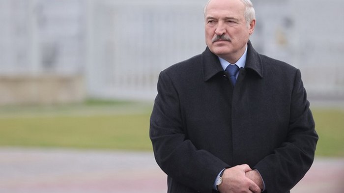 Лукашенко сообщил, что не планирует прививаться от коронавируса